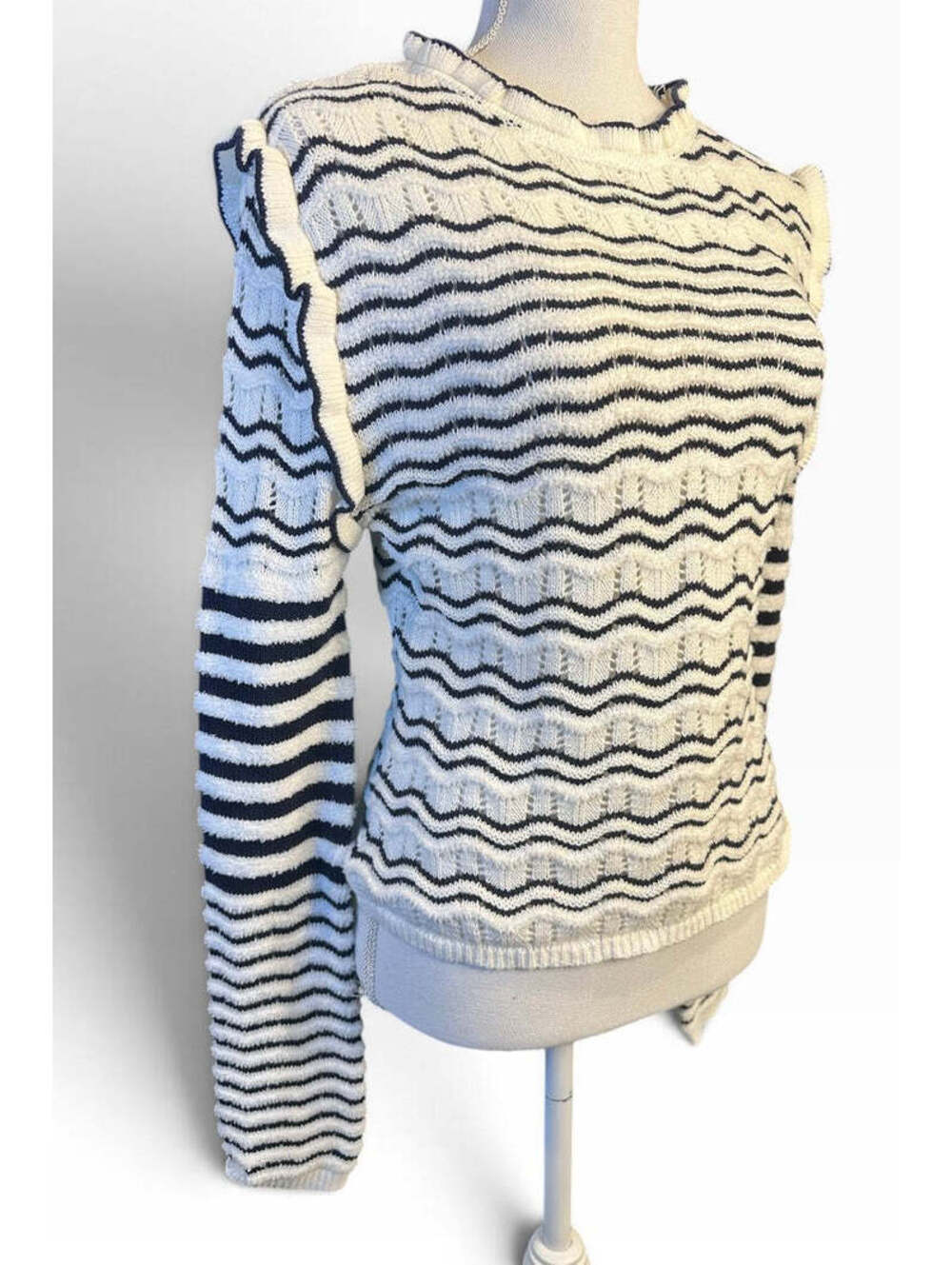 Commense Stripe Sweater SWT - Size Large